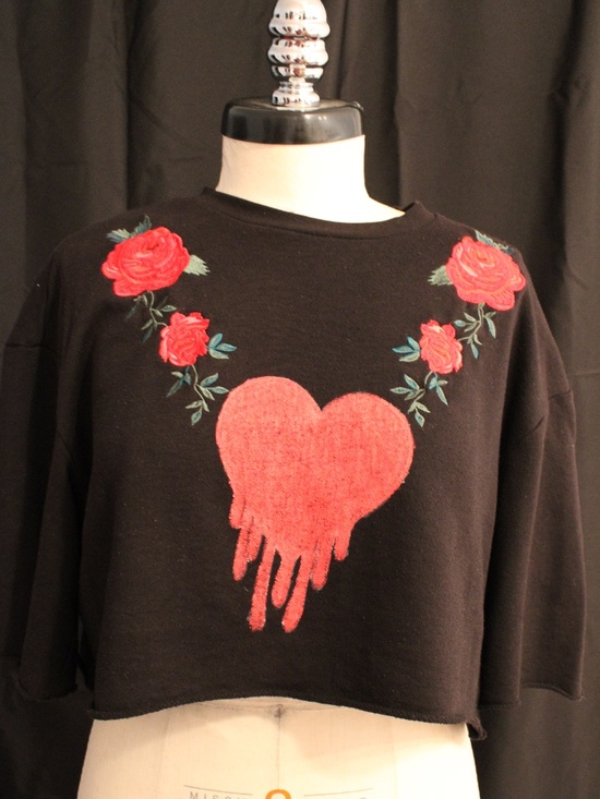 Tops - My heart melts crop sweatshirt